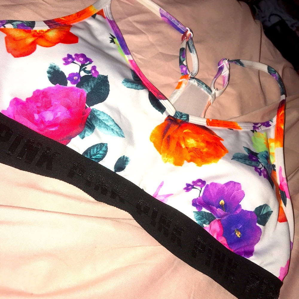 PINK Victoria’s Secret Sports Bra